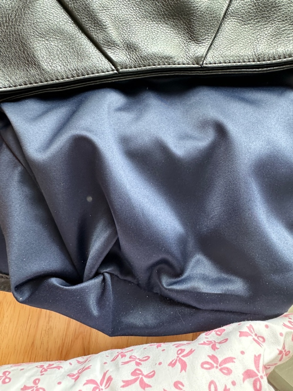 Coach 2013 Black Leather Shoulder Bag with wGold Hardware - Picture 8 of 9
